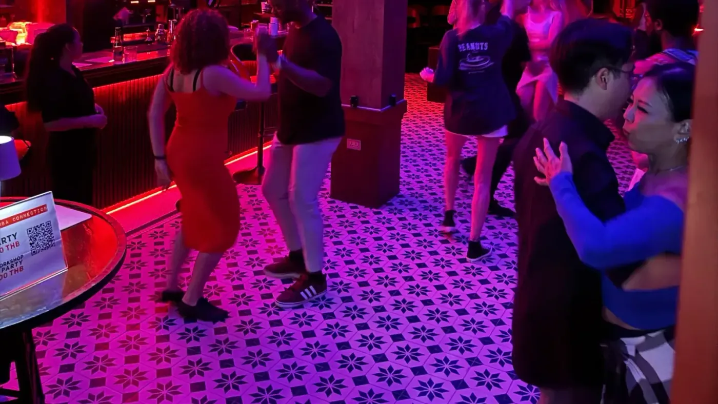 Bachata Dancing in Bangkok: Rooftop Socials & Prices (2026)